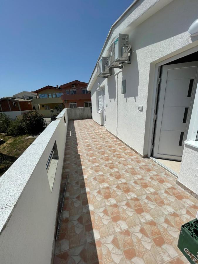 Mit-Apartments Šušanj Buitenkant foto