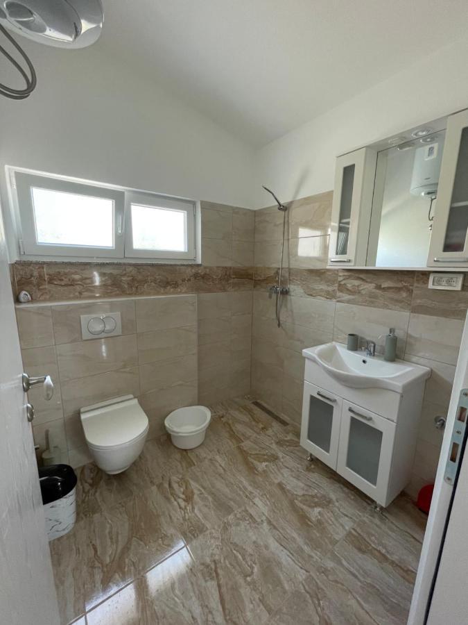 Mit-Apartments Šušanj Buitenkant foto