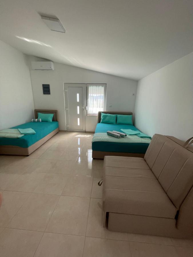 Mit-Apartments Šušanj Buitenkant foto