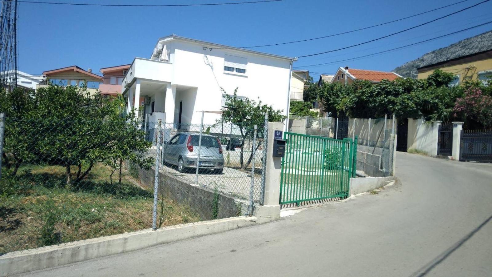 Mit-Apartments Šušanj Buitenkant foto